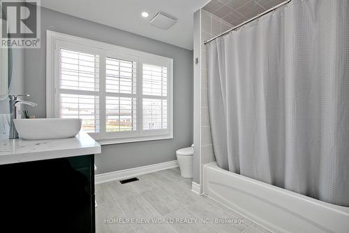 42 Ryler Way, Markham, ON - Indoor Photo Showing Bathroom
