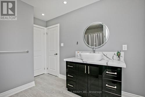 42 Ryler Way, Markham, ON - Indoor Photo Showing Bathroom