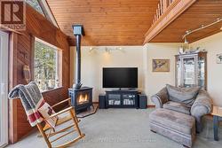 Living room with propane fireplace - 
