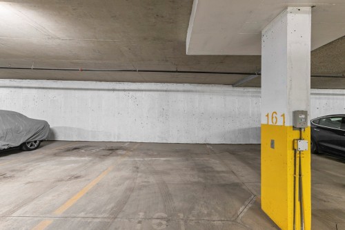 Garage - 304-357 Boul. Brunswick, Pointe-Claire, QC - Indoor Photo Showing Garage