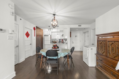 Cuisine - 304-357 Boul. Brunswick, Pointe-Claire, QC - Indoor Photo Showing Dining Room
