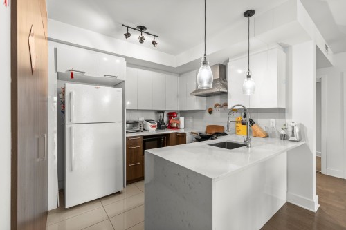 Cuisine - 304-357 Boul. Brunswick, Pointe-Claire, QC - Indoor Photo Showing Kitchen