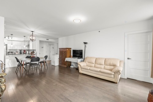 Salon - 304-357 Boul. Brunswick, Pointe-Claire, QC - Indoor Photo Showing Living Room