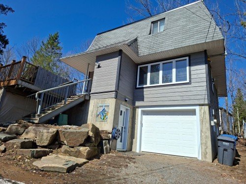 18 58e Avenue  Saint-Hippolyte, QC J8A 1N8