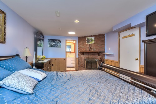 Bedroom - 5715 Boul. Payer, Longueuil (Saint-Hubert), QC - Indoor With Fireplace