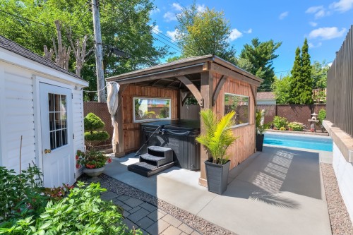 Spa - 5715 Boul. Payer, Longueuil (Saint-Hubert), QC - Outdoor With In Ground Pool