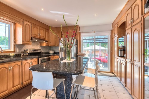 Kitchen - 5715 Boul. Payer, Longueuil (Saint-Hubert), QC - Indoor Photo Showing Kitchen