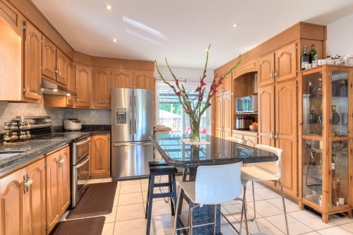 Kitchen - 5715 Boul. Payer, Longueuil (Saint-Hubert), QC - Indoor Photo Showing Kitchen