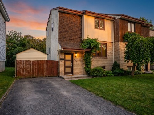 Façade - 524 Rue Lauzon, Laval (Sainte-Dorothée), QC - Outdoor