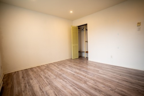 Chambre à coucher principale - 524 Rue Lauzon, Laval (Sainte-Dorothée), QC - Indoor Photo Showing Other Room