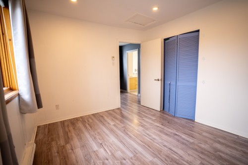 Chambre à coucher - 524 Rue Lauzon, Laval (Sainte-Dorothée), QC - Indoor Photo Showing Other Room