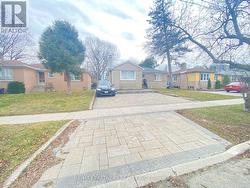 87 BISHOP AVENUE Toronto, ON M2M 1Z5