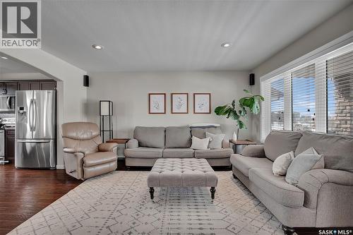 158 Cornish Road, Saskatoon, SK - Indoor Photo Showing Living Room
