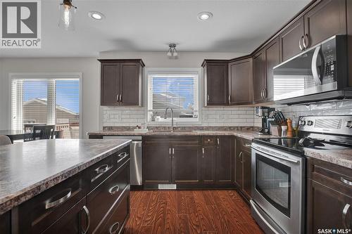 158 Cornish Road, Saskatoon, SK - Indoor Photo Showing Kitchen