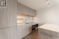 916 - 28 ANN STREET  Mississauga, ON L5G 0E1