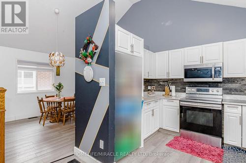 125 Hawkins Drive, Cambridge, ON - Indoor Photo Showing Kitchen