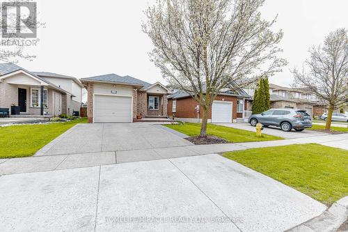 125 Hawkins Drive, Cambridge, ON - Outdoor With Facade