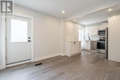 536 Cannon Street E, Hamilton, ON - Indoor Photo Showing Kitchen