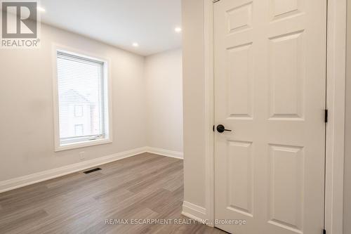 536 Cannon Street E, Hamilton, ON - Indoor Photo Showing Other Room