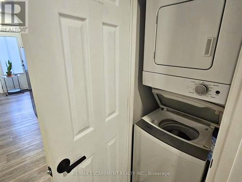 536 Cannon Street E, Hamilton, ON - Indoor Photo Showing Laundry Room