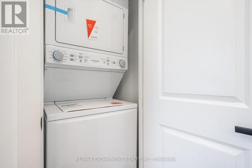 204 Balsam Avenue, Hamilton, ON - Indoor Photo Showing Laundry Room