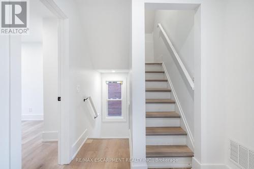 204 Balsam Avenue, Hamilton, ON - Indoor Photo Showing Other Room