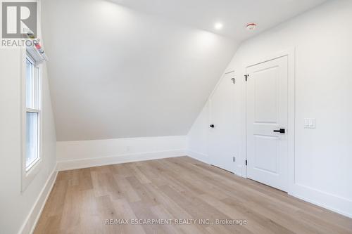 204 Balsam Avenue, Hamilton, ON - Indoor Photo Showing Other Room