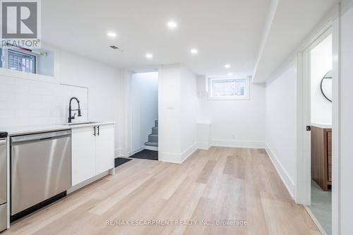 204 Balsam Avenue, Hamilton, ON - Indoor