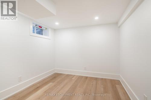 204 Balsam Avenue, Hamilton, ON - Indoor Photo Showing Other Room