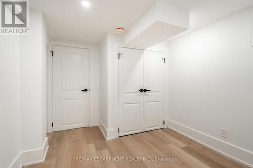 204 Balsam Avenue, Hamilton, ON - Indoor Photo Showing Other Room