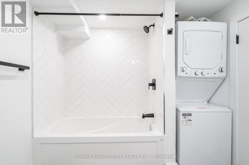 204 Balsam Avenue, Hamilton, ON - Indoor Photo Showing Laundry Room