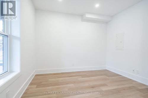 204 Balsam Avenue, Hamilton, ON - Indoor Photo Showing Other Room
