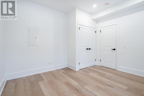 204 Balsam Avenue, Hamilton, ON - Indoor Photo Showing Other Room
