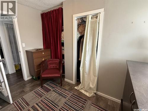 113 7Th Avenue Se, Weyburn, SK - Indoor Photo Showing Other Room