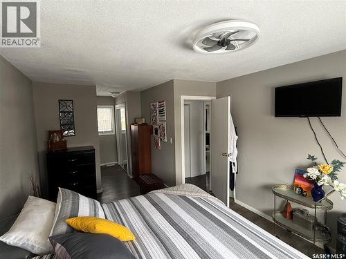 113 7Th Avenue Se, Weyburn, SK - Indoor Photo Showing Bedroom