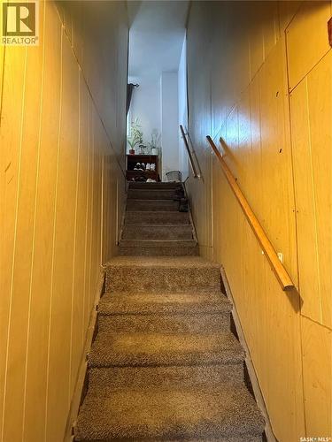 113 7Th Avenue Se, Weyburn, SK - Indoor Photo Showing Other Room