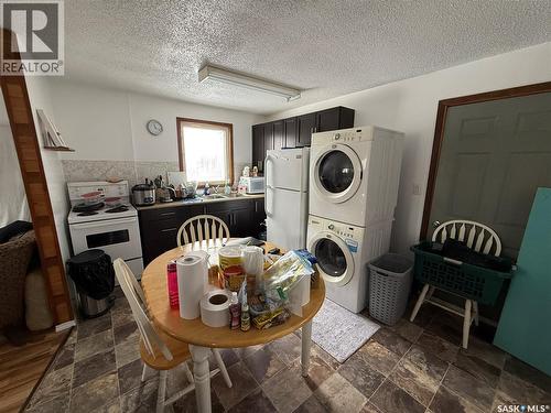 113 7Th Avenue Se, Weyburn, SK - Indoor Photo Showing Laundry Room
