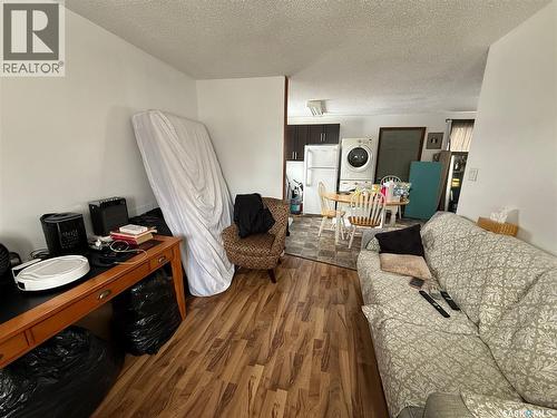 113 7Th Avenue Se, Weyburn, SK - Indoor