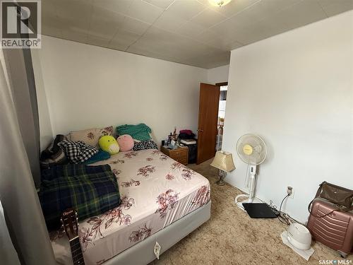 113 7Th Avenue Se, Weyburn, SK - Indoor Photo Showing Bedroom