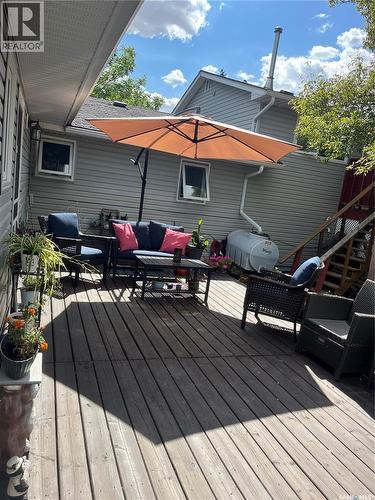 113 7Th Avenue Se, Weyburn, SK - Outdoor With Deck Patio Veranda With Exterior