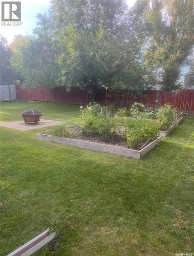 113 7Th Avenue Se, Weyburn, SK - Outdoor