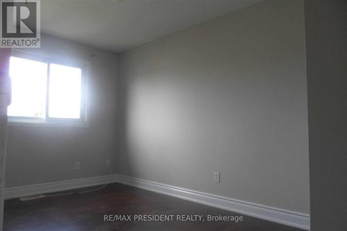 135 Activa Avenue, Kitchener, ON - Indoor Photo Showing Other Room