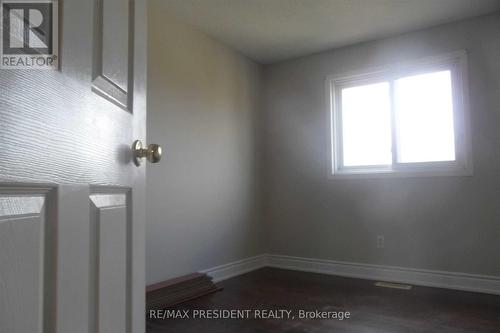 135 Activa Avenue, Kitchener, ON - Indoor Photo Showing Other Room