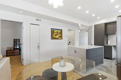 Salle à manger - 9535 Rue Notre-Dame E., Montréal (Mercier/Hochelaga-Maisonneuve), QC - Indoor