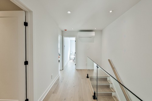 Hall d'entrée/Vestibule - 50 Rue Des Étangs, Lanoraie, QC - Indoor Photo Showing Other Room