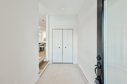 Hall d'entrée/Vestibule - 50 Rue Des Étangs, Lanoraie, QC - Indoor Photo Showing Other Room