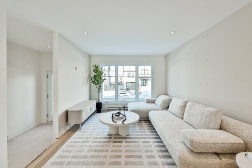 Salon - 50 Rue Des Étangs, Lanoraie, QC - Indoor Photo Showing Living Room
