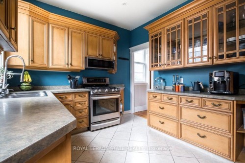 36 Eastbourne Avenue, Hamilton, ON - Indoor Photo Showing Kitchen With Double Sink