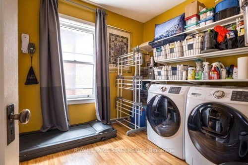 36 Eastbourne Avenue, Hamilton, ON - Indoor Photo Showing Laundry Room