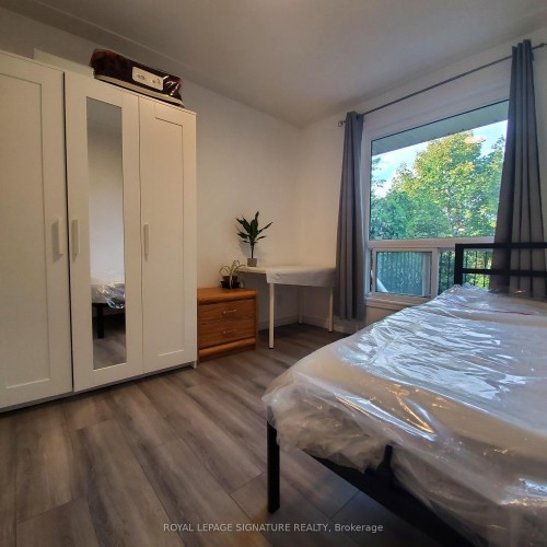 406 Tamarack Drive, Waterloo, ON - Indoor Photo Showing Bedroom